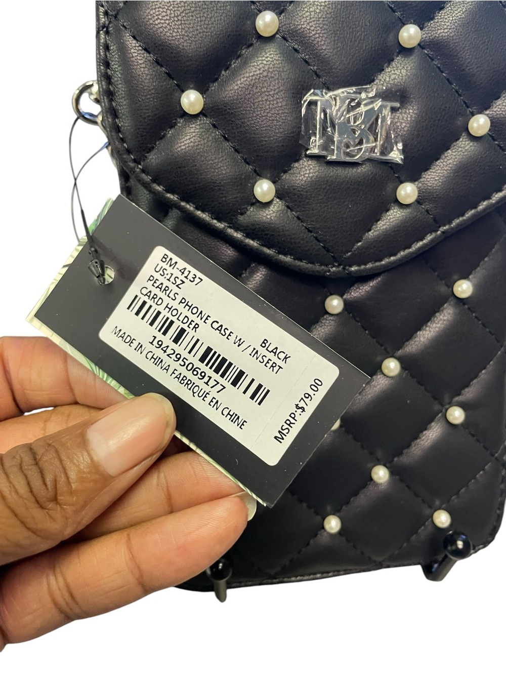 BADGLEY MISCHKA Quilted Black Crossbody Phone Pouch + Pearl Studs NWT - Picture 3 of 4